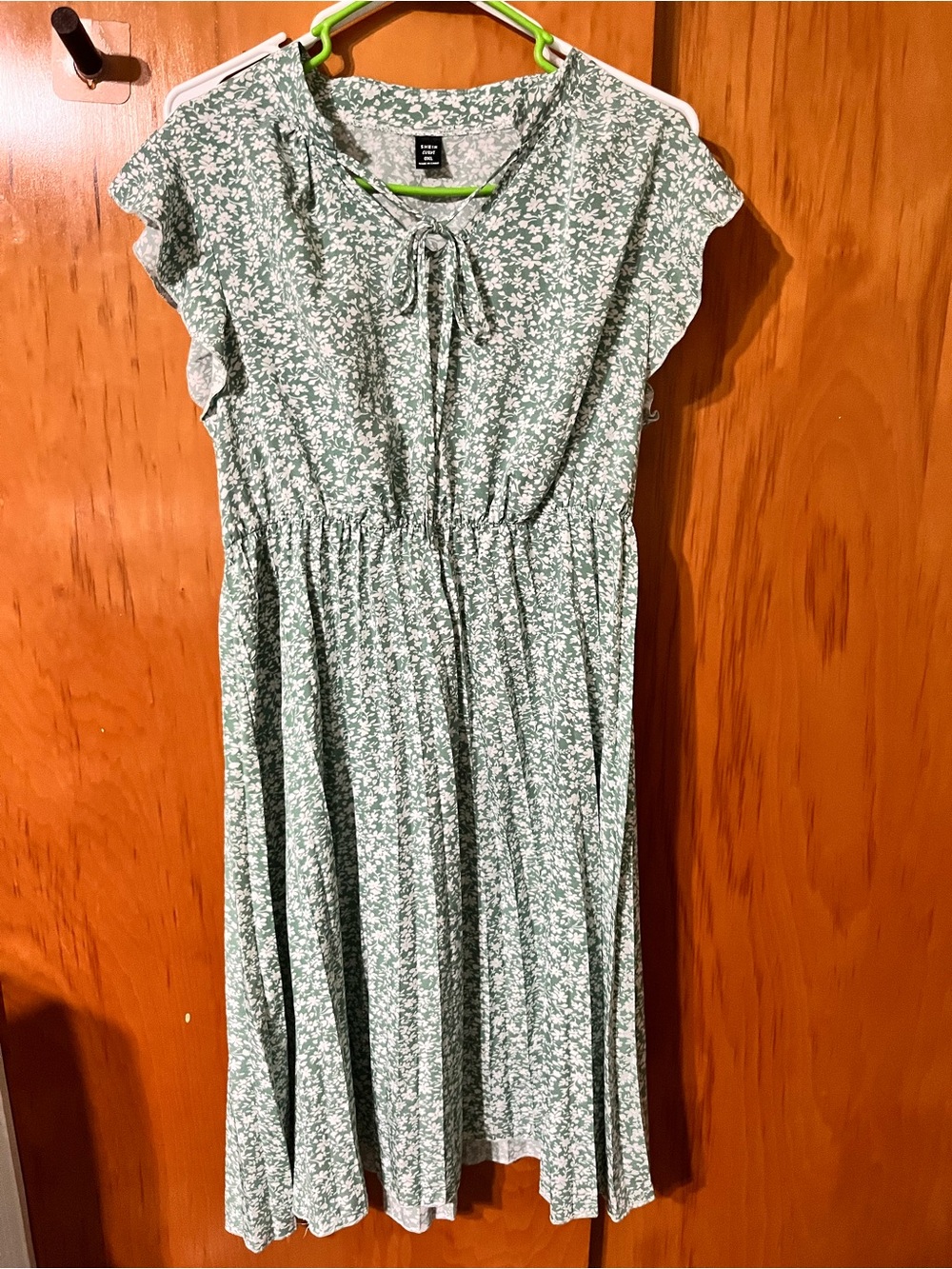 SHEIN Green Floral Tie-Neck Casual Dress